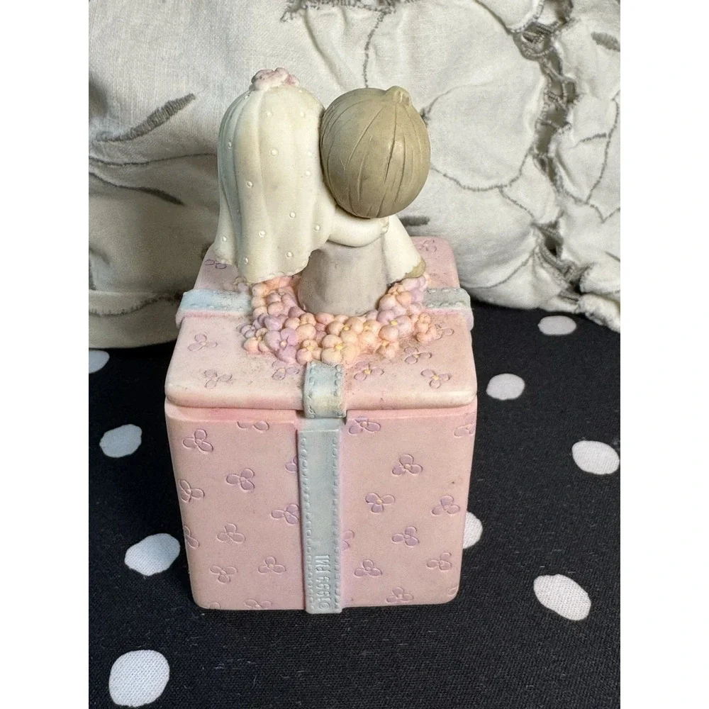 Precious Moments Enesco Vintage 1999 Bride Groom Pink Gift Box Figure Wedding